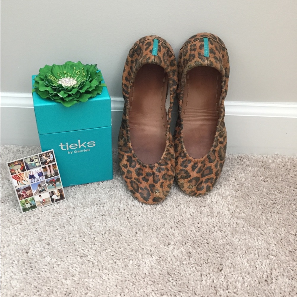 Leopard tieks women’s size 9